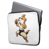Dog Knows Karate transformiert Laptopschutzhülle (Vorderseite Links)