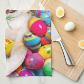 Dog Laying on Easter Eggs Geschirrtuch (Viertel Falte)