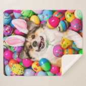 Dog Laying on Easter Eggs Sherpadecke (Vorderseite (Horizontal))