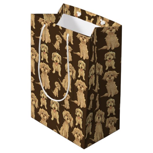 Dog Pattern Brown labradoodle goldendoodle Mittlere Geschenktüte (Rückseite Schrägansicht)
