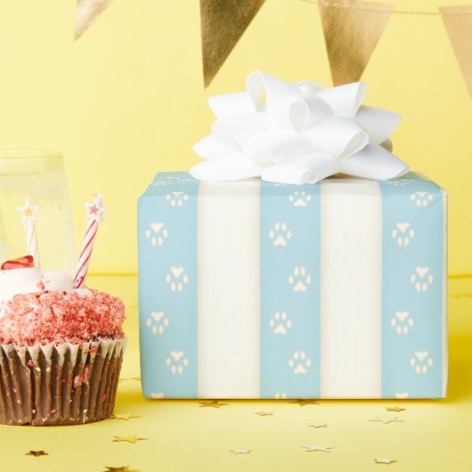 Dog Paw Prints Blassblau und antike Weiß Hübsch Geschenkpapier (Geburtstagsparty)