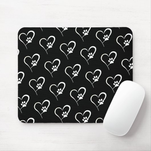 Dog Paw Prints mit Herz auf schwarz Mousepad (Mit Mouse)