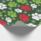 Dog Paw Prints und Schneeflocken Rote grüne Weihna Geschenkpapier (Ecke)
