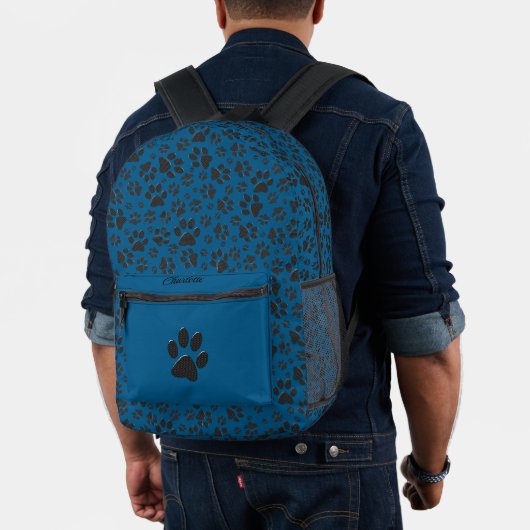 Dog Paws Black and White Polka Dot auf blau Bedruckter Rucksack (Insitu (Modell))