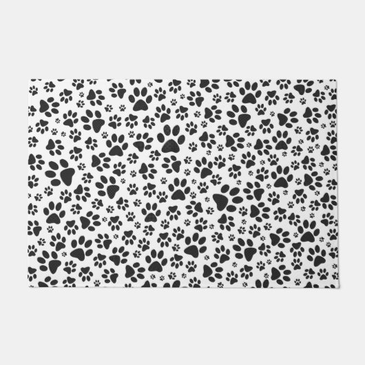 Dog Paws Black and White Polka Dot Fußmatte (Vorderseite)