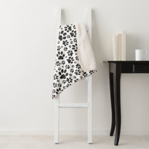 Dog Paws Black and White Polka Dot Sherpadecke