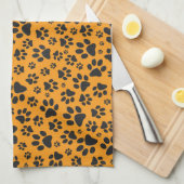Dog Paws Black & White Polka Dot auf Dahlia Orange Geschirrtuch (Viertel Falte)