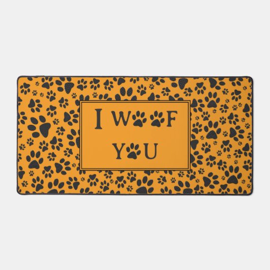 Dog Paws Black & White Polka Dot auf Dahlia Orange Schreibtischunterlage (Vorderseite)