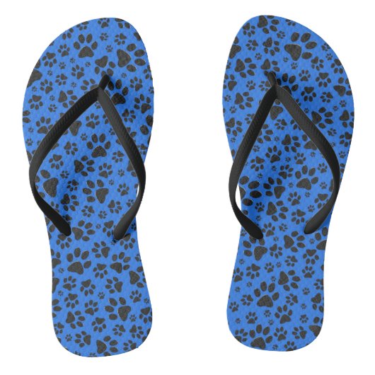Dog Paws Black & White Polka Dot auf Tech Blue Badesandalen (Fußbett)