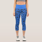 Dog Paws Black & White Polka Dot auf Tech Blue Capri Leggings (Vorderseite)