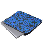 Dog Paws Black & White Polka Dot auf Tech Blue Laptopschutzhülle (Vorne Knopf)