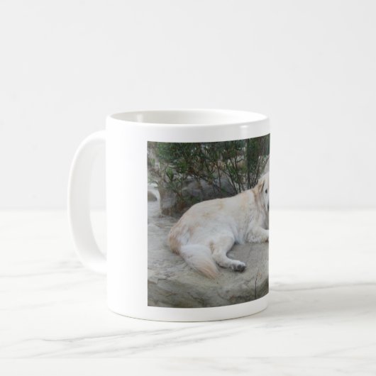 Dog Resting On A Rock Kaffeetasse (Vorderseite Links)