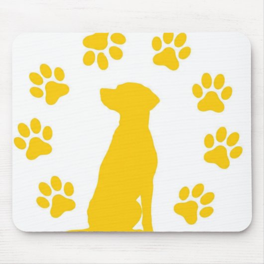 Dog seeting on mousepad (Vorne)