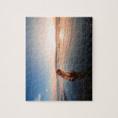 Dog sitting on the beach puzzle (Vertikal)