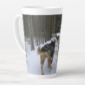 Dog Sledding in Quebec, Kanada Milchtasse (Linke Ecke)
