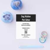 Dog Walker Pet Sitter Schwarz-weißer QR-Code-Vorla Flyer (Einzeln)