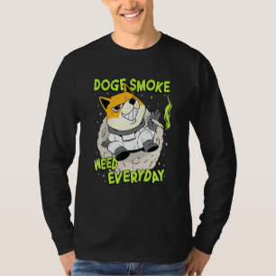 Doge Smoke Weed Jeden Tag - Dogecoin Shiba Dog T-Shirt