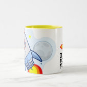 Dogecoin zum Moon Rocket Man Weltraumdampf Krypto  Zweifarbige Tasse (Mittel)