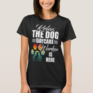 Doggie Daycare Play Equipment liefert Doggie Dayca T-Shirt