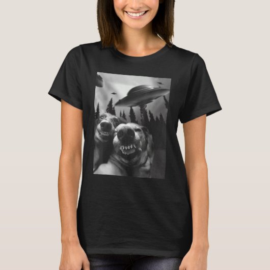 Dogs Selfie with UFOs T-Shirt (Vorderseite)
