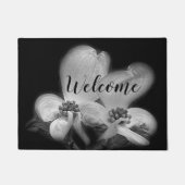 Dogwood blüht in Schwarz und Weiß Fußmatte (Vorderseite)