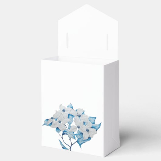 Dogwood-Blume auf einer Gefälligkeitsbox Geschenkschachtel (Geöffnet)