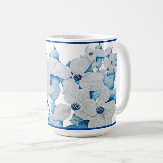 Dogwood-Blume auf einer klassischen Tasse (VorderseiteRechts)
