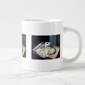 Doily und Crochet Thread Jumbo-Tasse (Rechts)