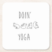Doin' yoga cute dog rechteckiger pappuntersetzer (Vorderseite)