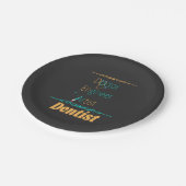 Doktor Ingenieur Artist Equals Zahnarzt Pappteller (Schrägansicht)