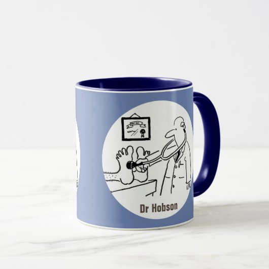 Doktor mit Stethoskop Tests Feet. Arzt Tasse (VorderseiteRechts)