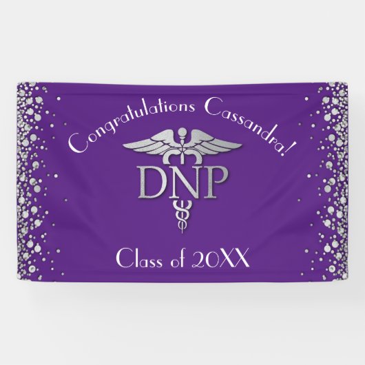Doktor Nursing Practice Abschluss Lila Silber Banner (Horizontal)