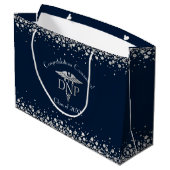 Doktor Nursing Practice Abschluss NavyBlue Silber Große Geschenktüte (Rückseite Schrägansicht)