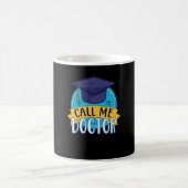 Doktor ruft mich Doktor Geschlossen Funny Werbeakt Kaffeetasse (Mittel)