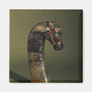 Dolchgriff in Form eines Kopfes des Pferds Magnet