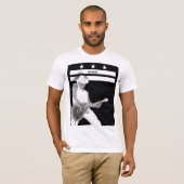 Dolfi im Weiß T-Shirt (Vorne ganz)