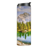 Dolomite Mountains and Lake Stunning Landscape Thermosbecher (Nach links gedreht)