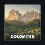 Dolomiten Italien Reisen Magnet<br><div class="desc">Die Dolomiten, eine atemberaubende Bergkette Norditaliens, sind bekannt für ihre dramatischen Gipfel, schroffen Felsen und atemberaubende Alpenlandschaften. Diese Berge, die zum UNESCO-Weltkulturerbe gehören, sind Teil der Südkalksteinalpen und erstrecken sich über die Regionen Trentino-Südtirol, Veneto und Friaul-Julisch Venetien, die das ganze Jahr über ein Paradies für Outdoor-Enthusiasten bieten. Die Dolomiten sind...</div>
