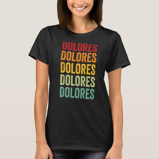 Dolores Landkreis Colorado Rainbow Text T-Shirt (Vorderseite)