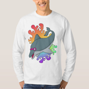 Dolphin beim Baden mit Schwimmbrille T-Shirt