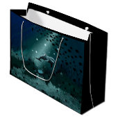 Dolphin Dream Große Geschenktüte (Vorderseite Schrägansicht)