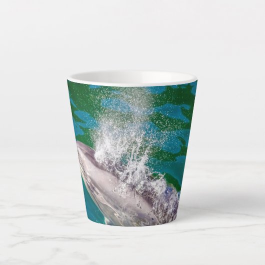 Dolphin in Milford Sound, Neuseeland Milchtasse (Vorderseite)