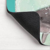 Dolphin Splashing in Coolem Grün Mousepad (Ecke)