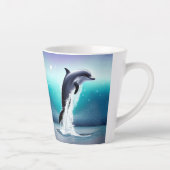Dolphin springt im Ozean Milchtasse (Rechts)
