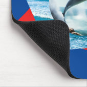 Dolphin tanzt auf den Wellen, Mousepad (Ecke)