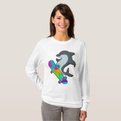 Dolpin als Skater mit Skateboard T-Shirt (Vorne ganz)