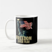 Dom Over Fear Statue Of Liberty Flag Graphic  Kaffeetasse (Links)