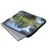 Domgesteine über dem Merced River - Yosemite Laptopschutzhülle (Vorne Knopf)