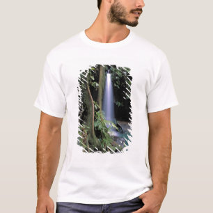 Dominica, Smaragdpool, Wasserfall. T-Shirt