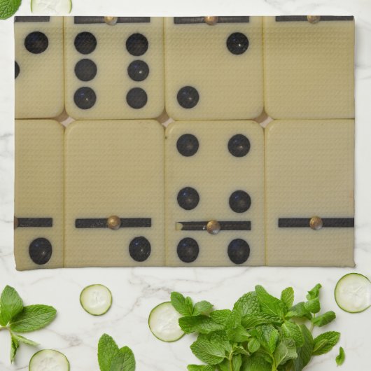 Dominoes Handtuch (Gefaltet)